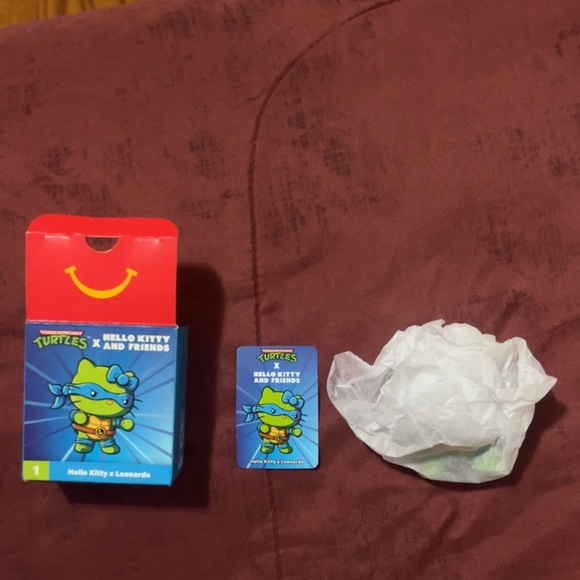 Hello Kitty x TMNT McDonalds Leonardo figure 🐢 - Picture 2 of 5